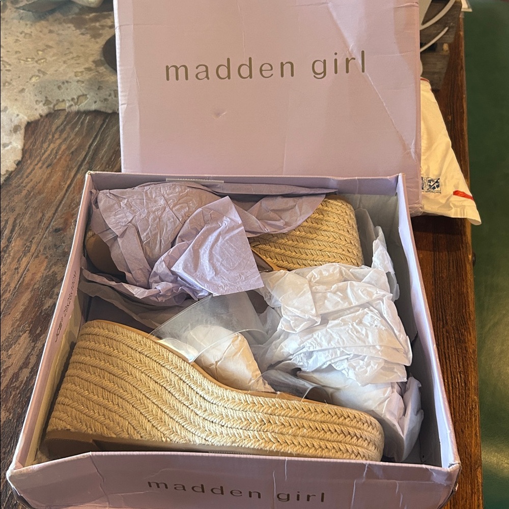 NIB SZ 8 Madden Girl Clear Natural Wedge Sandals